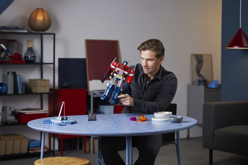 LEGO® Icons Transformers Optimus Prime (10302) - φωτογραφία 5