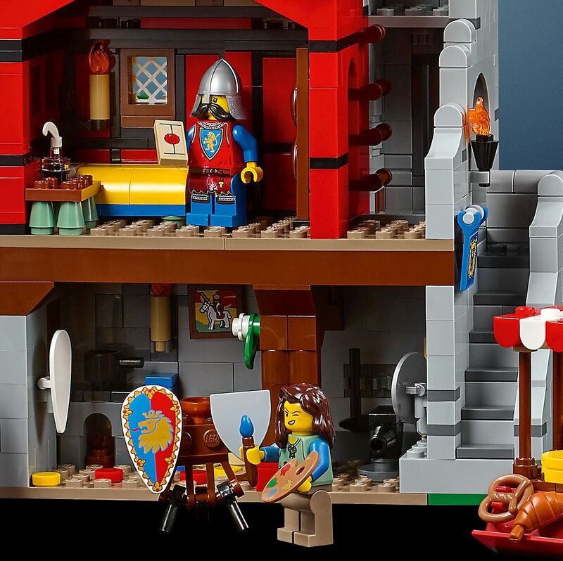 LEGO® Icons Medieval Town Square (10332) φωτογραφία