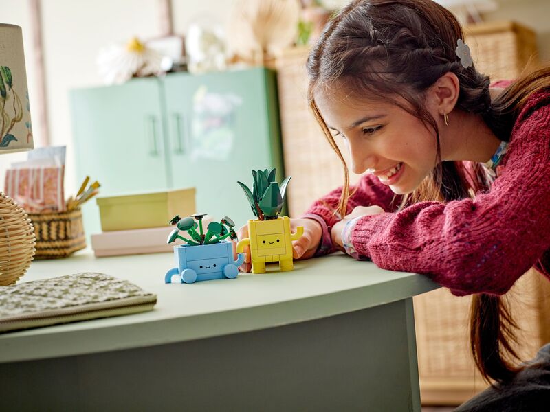 LEGO® Botanicals Happy Plants (10349) φωτογραφία