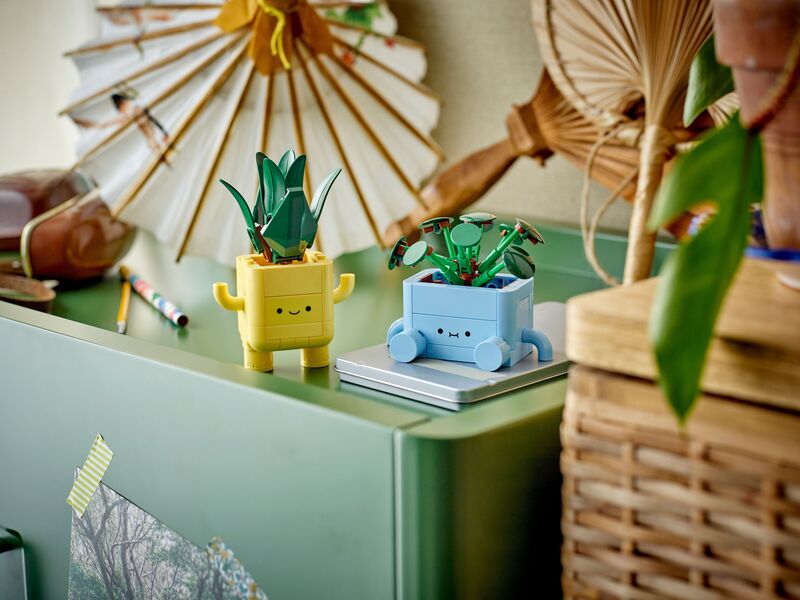 LEGO® Botanicals Happy Plants (10349) φωτογραφία