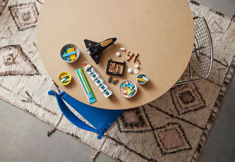 LEGO® Icons Over The Moon With Pharrell Williams (10391) φωτογραφία