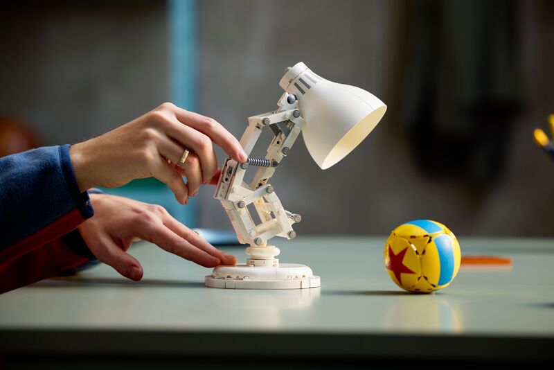 LEGO® Ideas Disney Luxo JR. (21357) φωτογραφία