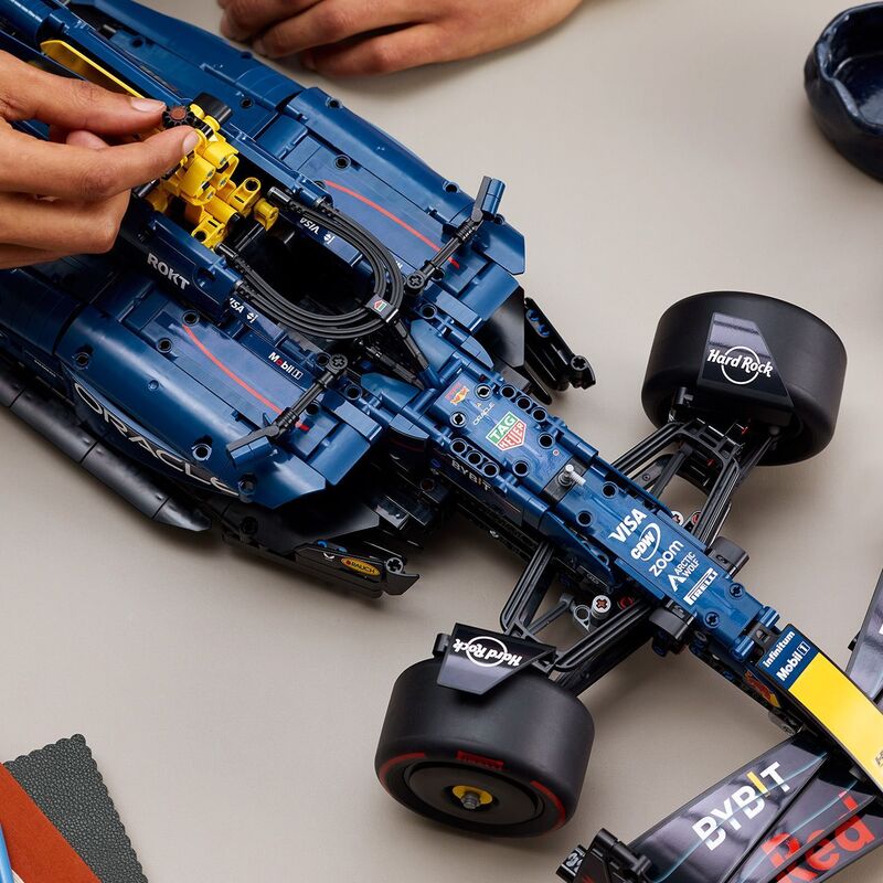 LEGO Technic Oracle Red Bull Racing RB20 F1 Car (42206) φωτογραφία