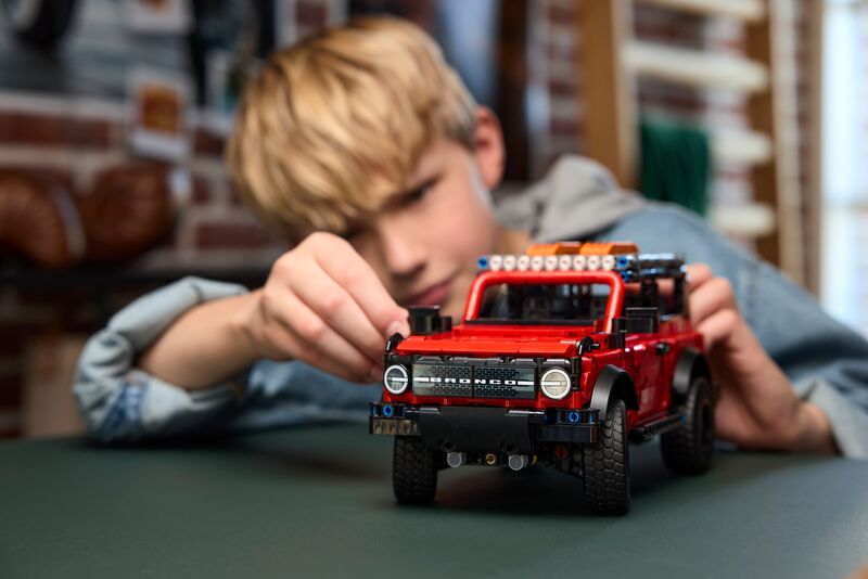 LEGO Technic Ford Bronco Suv (42213) φωτογραφία