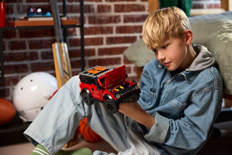 LEGO Technic Ford Bronco Suv (42213) φωτογραφία