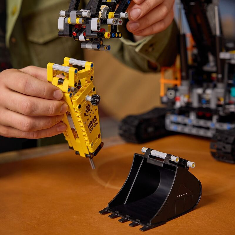 LEGO Technic Volvo EC500 Hybrid Excavator (42215) φωτογραφία