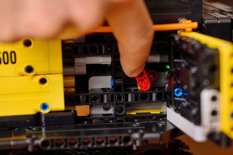 LEGO Technic Volvo EC500 Hybrid Excavator (42215) φωτογραφία