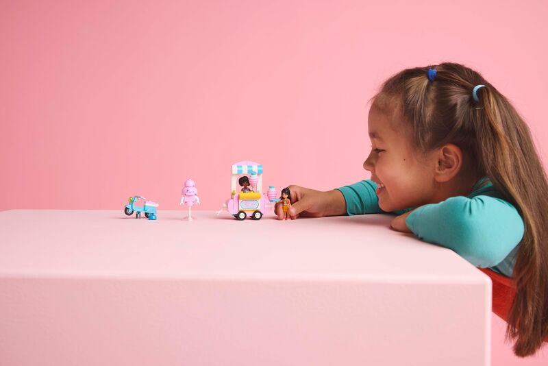 LEGO Friends Cotton Candy Stand & Scooter (42643) φωτογραφία