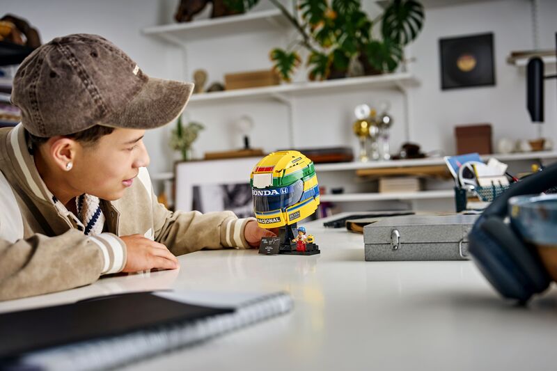 LEGO® Editions McLaren Mastercard F1 Team Aryton Senna's Helmet (43024) - φωτογραφία 6