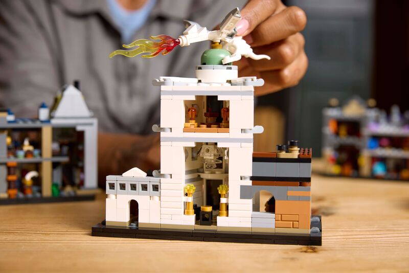 LEGO® Harry Potter Diagon Alley Wizarding Shops (76444) φωτογραφία