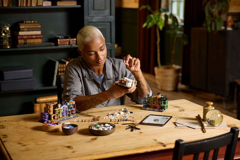 LEGO® Harry Potter Diagon Alley Wizarding Shops (76444) φωτογραφία