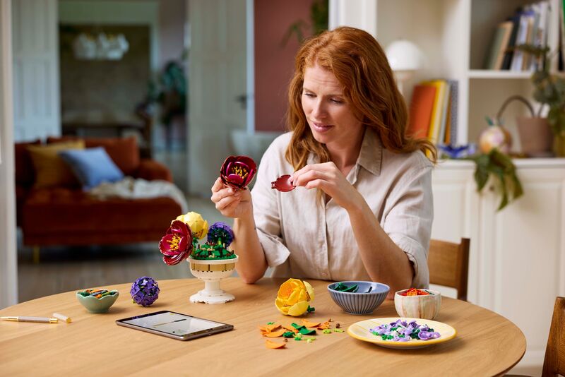 LEGO® Botanicals Flower Arrangement (10345) φωτογραφία