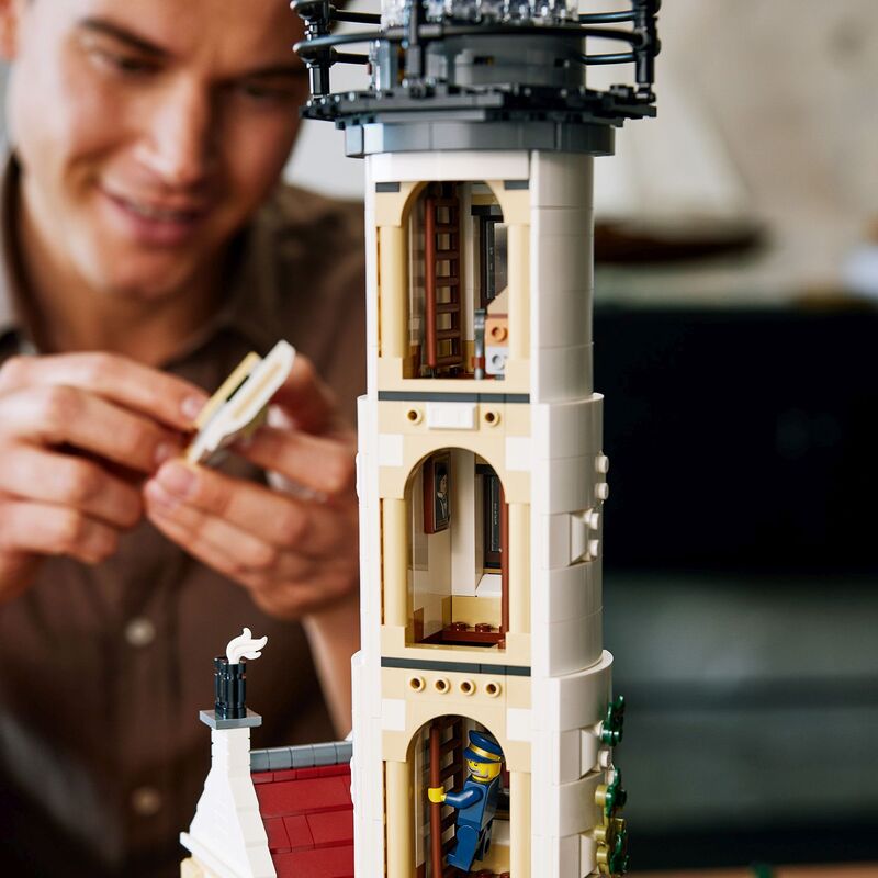 LEGO® Ideas Motorized Lighthouse (21335) φωτογραφία