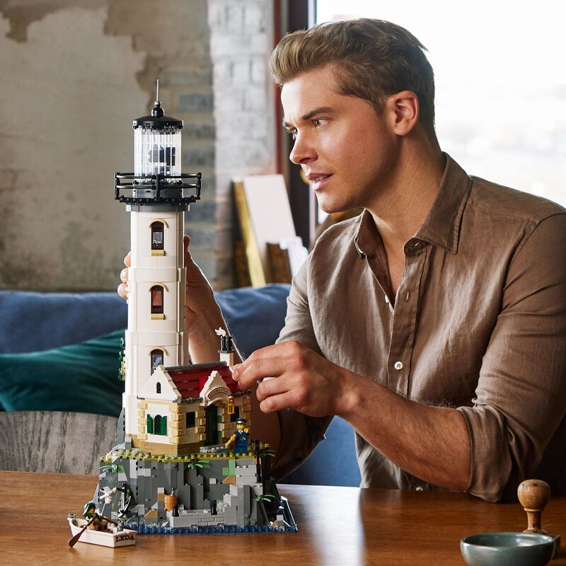 LEGO® Ideas Motorized Lighthouse (21335) φωτογραφία