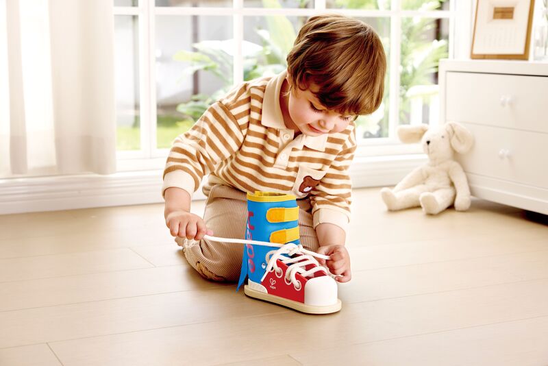 Hape Totally Amazing Ξύλινο Εκπαιδευτικό Παπούτσι Με Κορδόνια (E1117) φωτογραφία