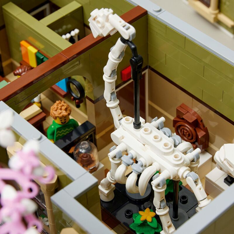 LEGO® Icons Natural History Museum (10326) φωτογραφία