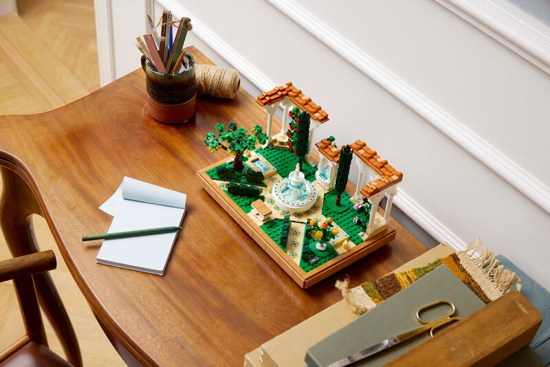 LEGO® Icons Fountain Garden (10359) φωτογραφία