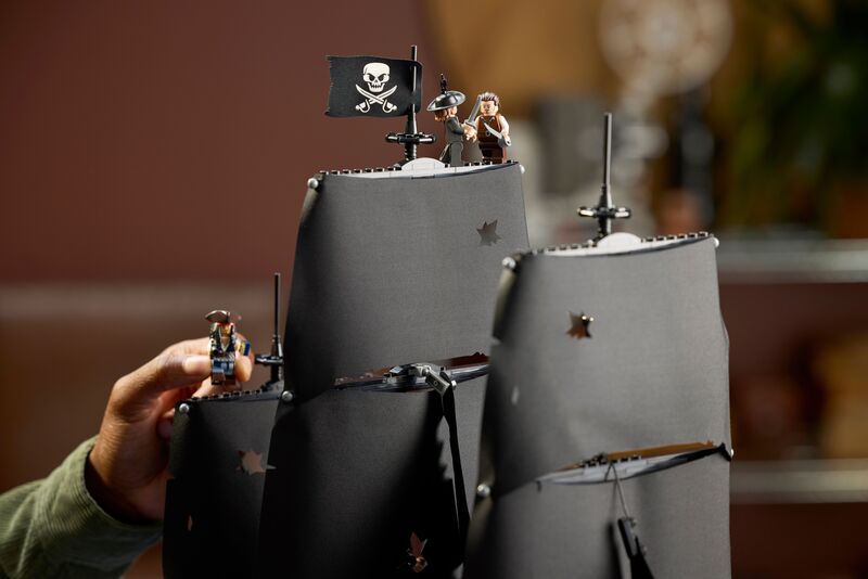 LEGO® Icons Captain Sparrow's Pirate Ship (10365) φωτογραφία