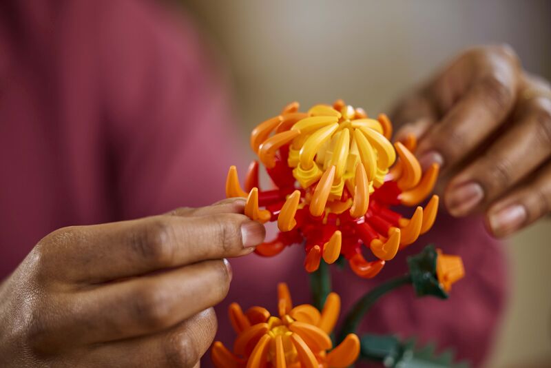 LEGO® Botanicals Chrysanthemum (10368) φωτογραφία