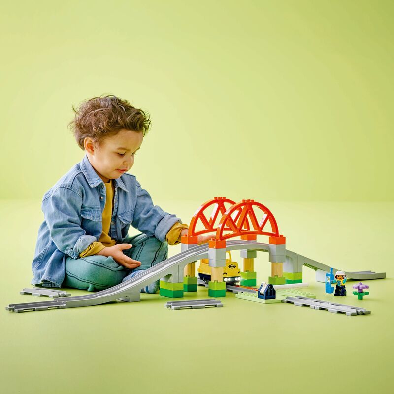 LEGO® DUPLO® Train Bridge & Tracks Expansion Set (10426) - φωτογραφία 5