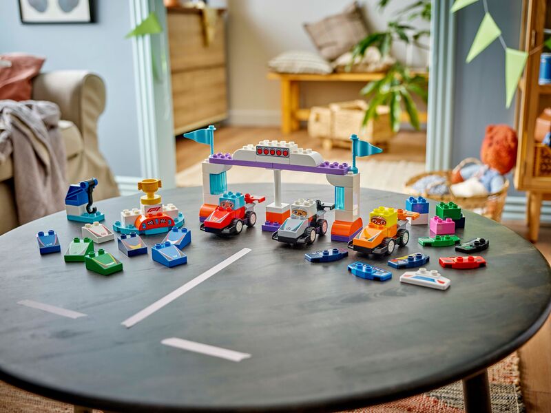 LEGO Duplo F1 Team Race Cars & Drivers (10445) φωτογραφία