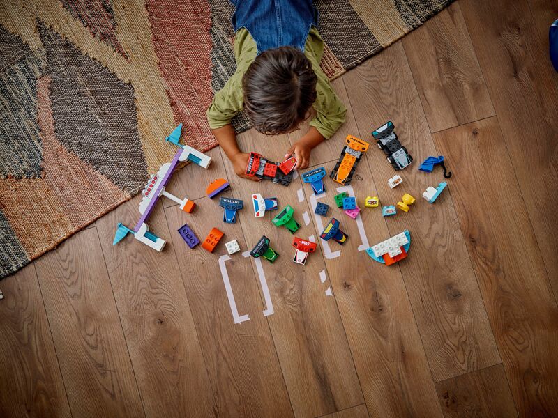 LEGO Duplo F1 Team Race Cars & Drivers (10445) φωτογραφία