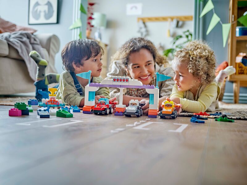 LEGO Duplo F1 Team Race Cars & Drivers (10445) φωτογραφία