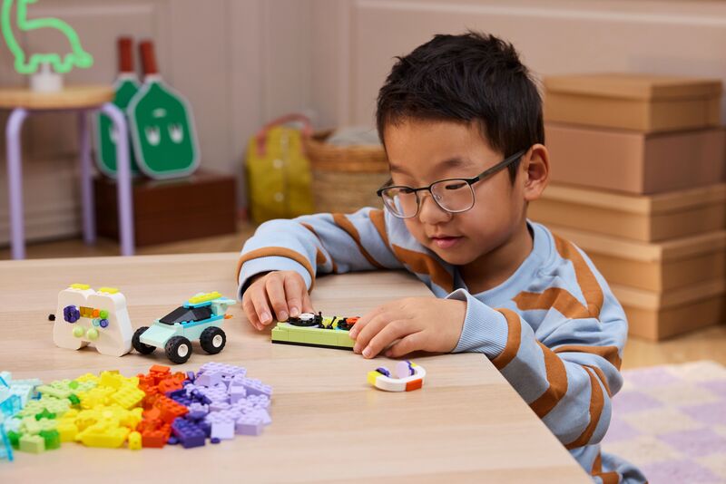 LEGO Classic Cool Creative Box (11043) φωτογραφία