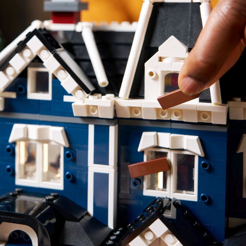 LEGO® Icons Stranger Things: The Creel House (11370) - φωτογραφία 3