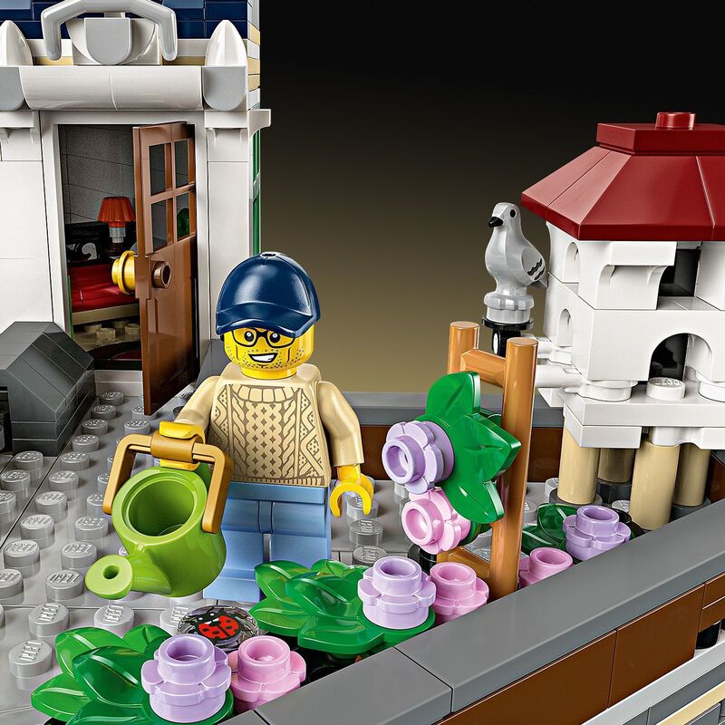 LEGO® Icons Shopping Street (11371) - φωτογραφία 6