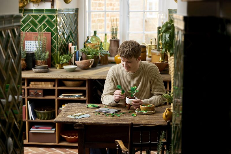 LEGO® Botanicals Hanging Golden Pothos (11512) - φωτογραφία 6