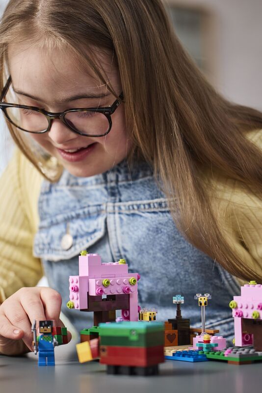 LEGO Minecraft The Cherry Blossom Garden (21260) φωτογραφία