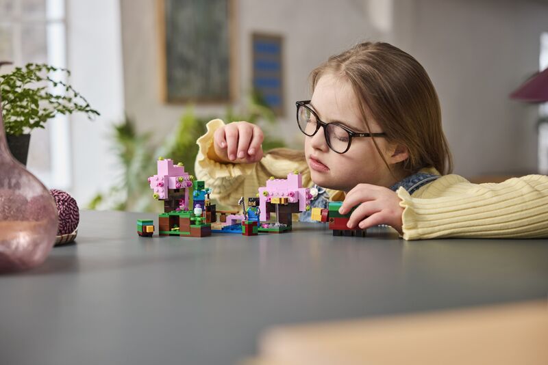 LEGO Minecraft The Cherry Blossom Garden (21260) φωτογραφία