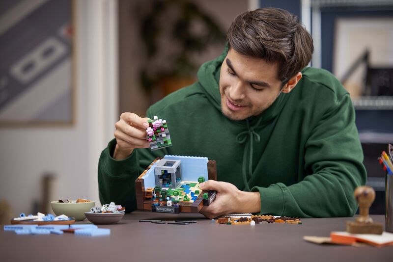LEGO Minecraft The Crafting Table (21265) φωτογραφία
