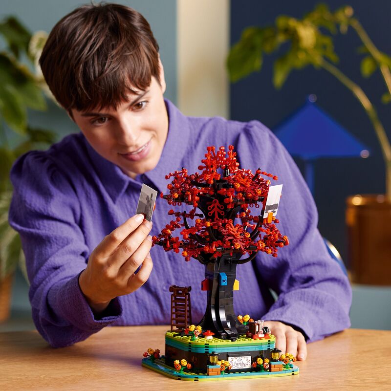 LEGO Ideas Family Tree (21346) φωτογραφία
