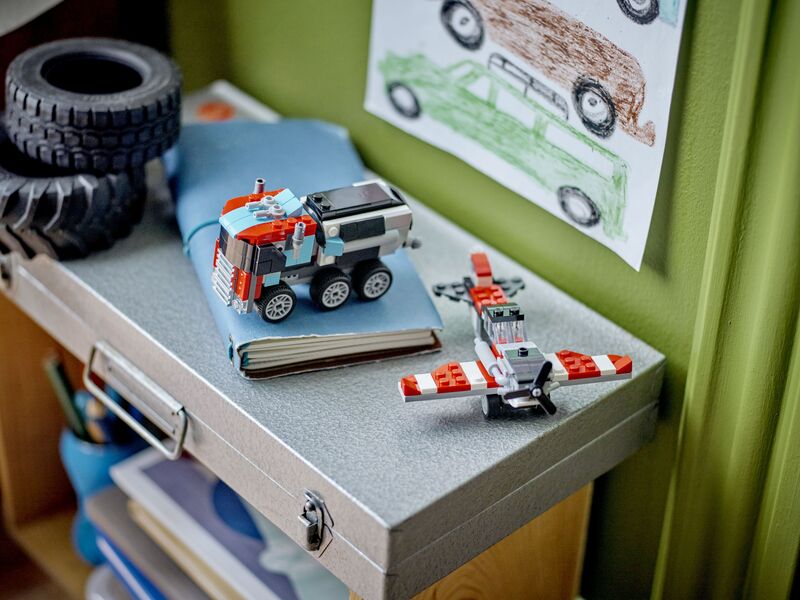 LEGO® Creator 3in1 Flatbed With Helicopter (31146) φωτογραφία