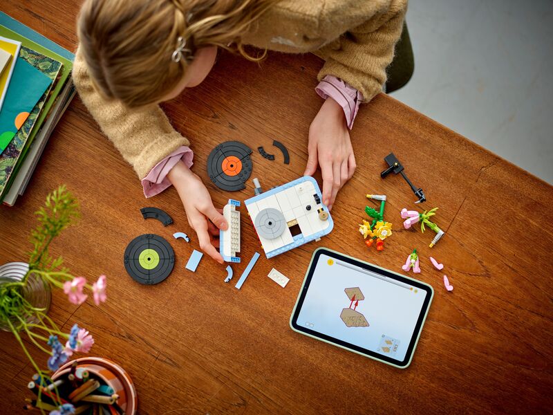 LEGO Creator 3in1 Record Player With Flowers (31172) φωτογραφία