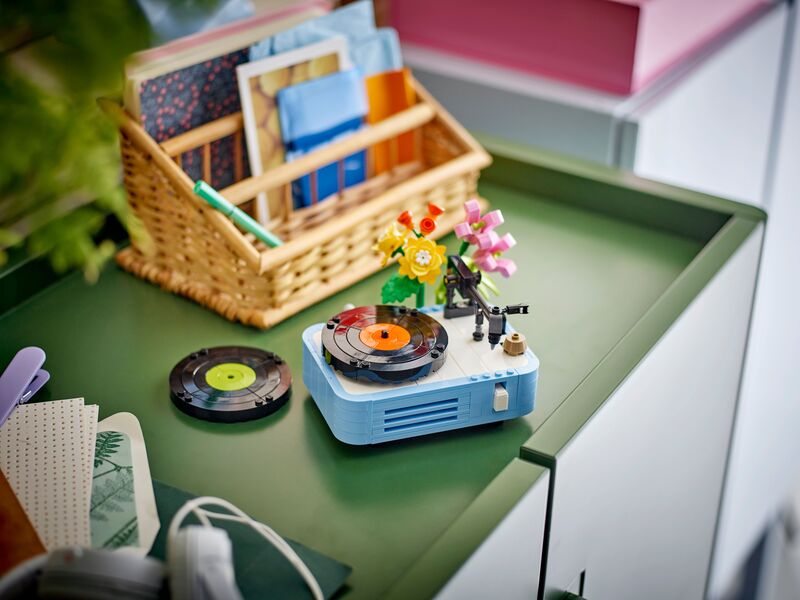 LEGO Creator 3in1 Record Player With Flowers (31172) φωτογραφία