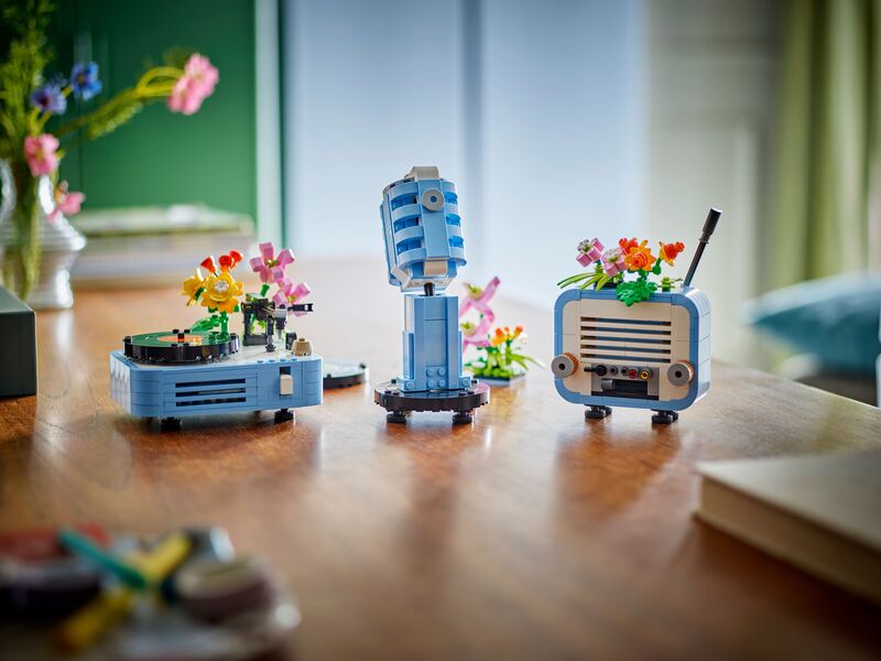 LEGO Creator 3in1 Record Player With Flowers (31172) φωτογραφία