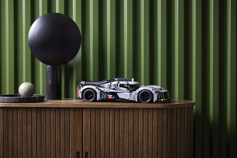 LEGO Technic Peugeot 9X8 24H Le Mans Hybrid Hypercar (42156) φωτογραφία