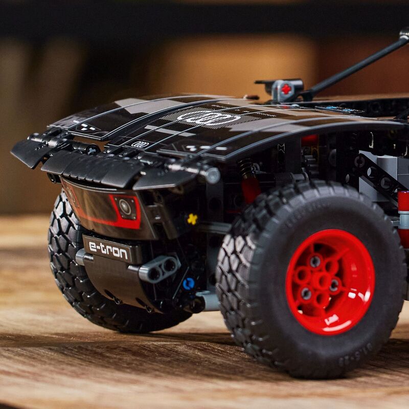 LEGO® Technic - Audi RS Q E-TRON - 42160 - φωτογραφία 5