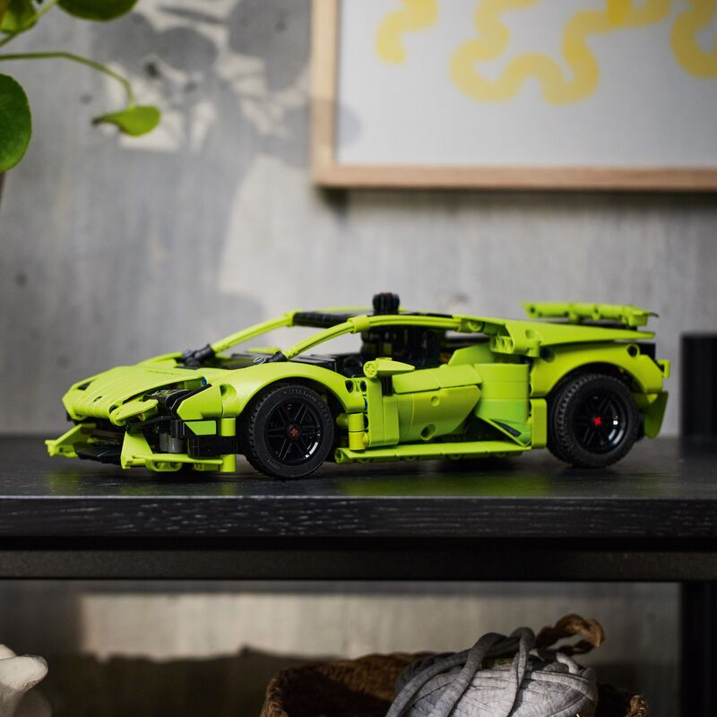 LEGO Technic Lamborghini Huracan Tecnica (42161) φωτογραφία