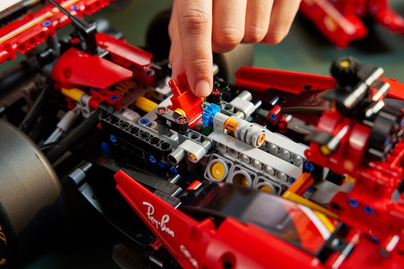 LEGO Technic Ferrari SF-24 F1 Car (42207) φωτογραφία