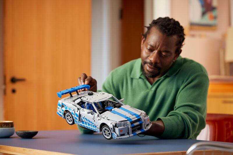 LEGO Technic 2 Fast 2 Furious Nissan Skyline GT-R (R34) (42210) φωτογραφία