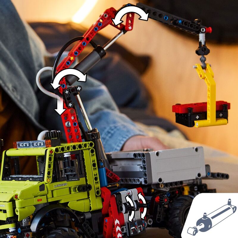 LEGO® Technic Mercedes-Benz Unimog U 5023 With Crane (42242) - φωτογραφία 5