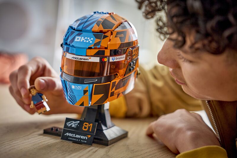 LEGO® Editions McLaren Mastercard F1 Team Oscar Piastri Helmet (43017) - φωτογραφία 4