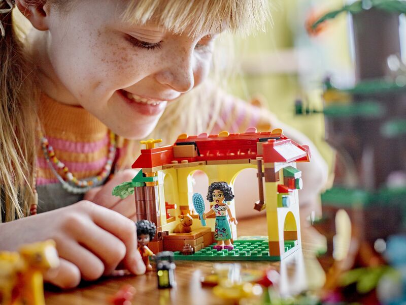LEGO® Disney Antonio's Animal Sanctuary (43251) φωτογραφία