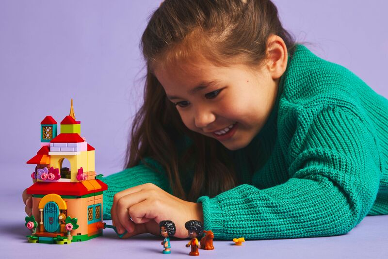 LEGO Disney Encanto Mini House (43261) φωτογραφία