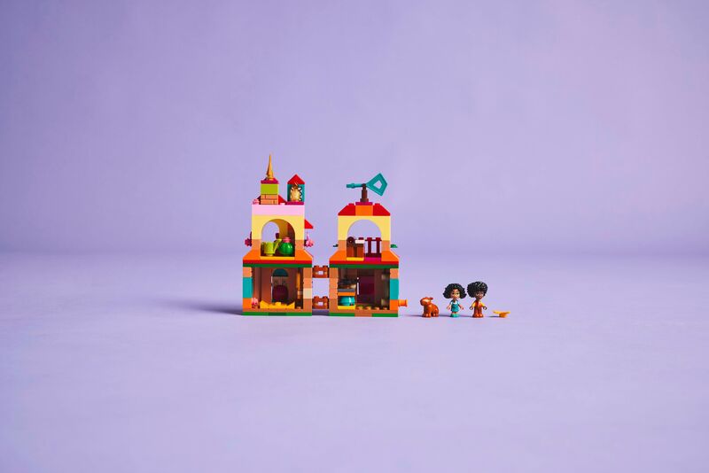 LEGO Disney Encanto Mini House (43261) φωτογραφία