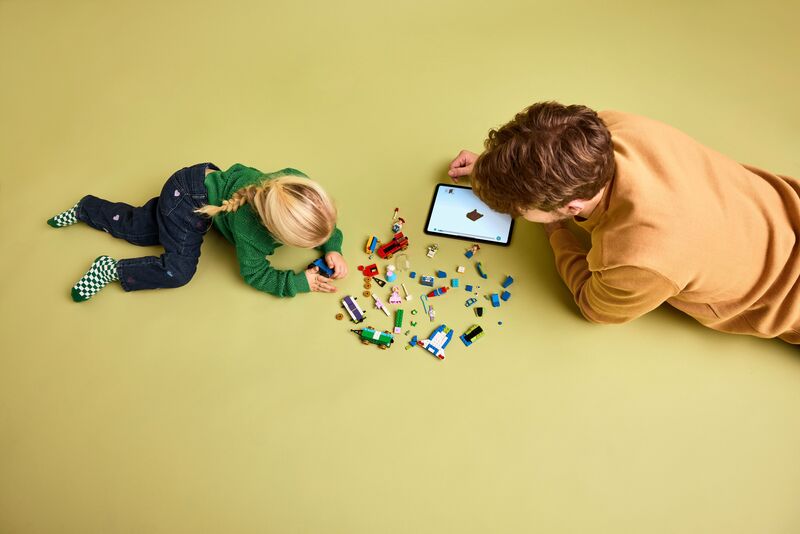 LEGO Disney Toy Story Celebration Train & RC Car (43264) φωτογραφία